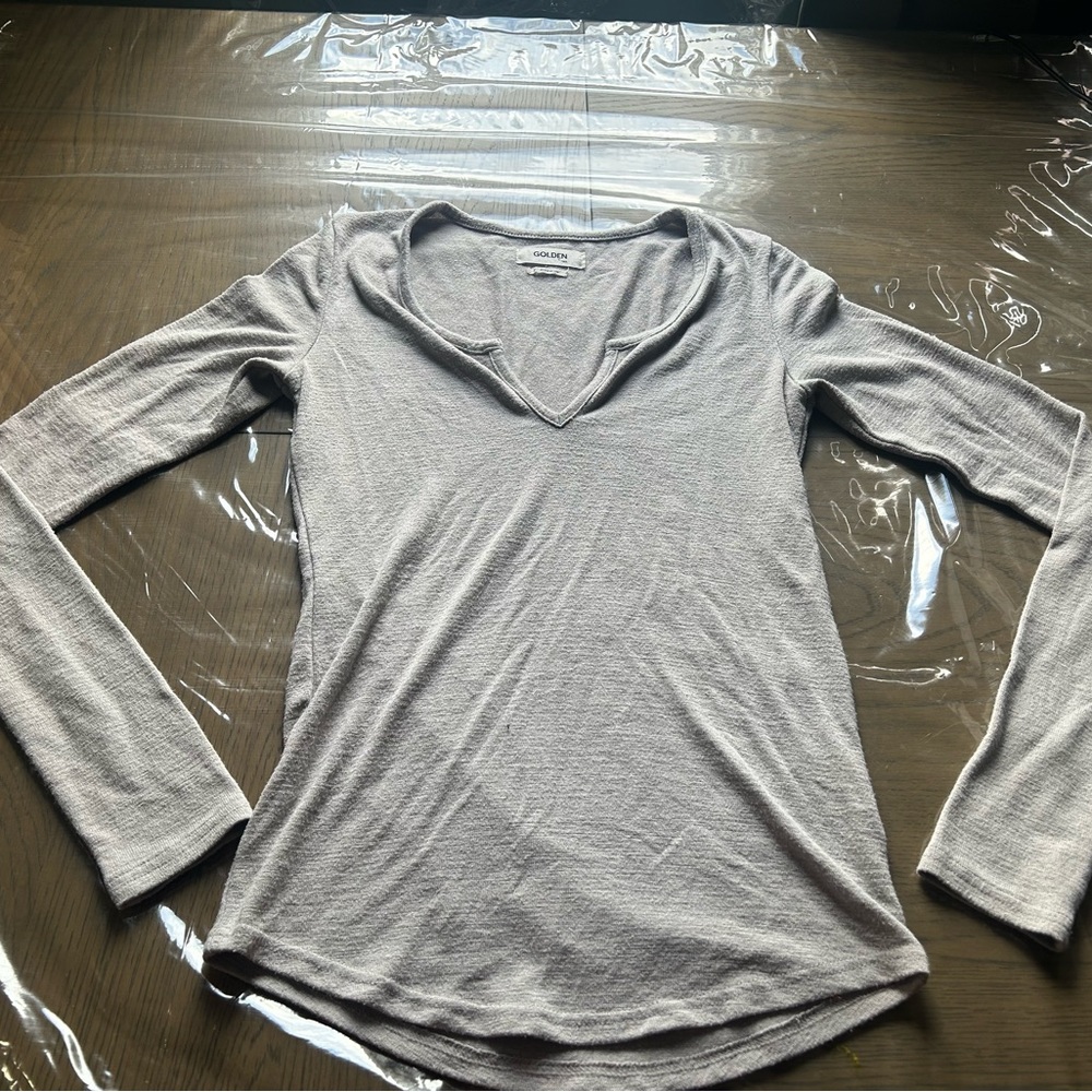 TNA Light Gray Long Sleeve V-Neck Top